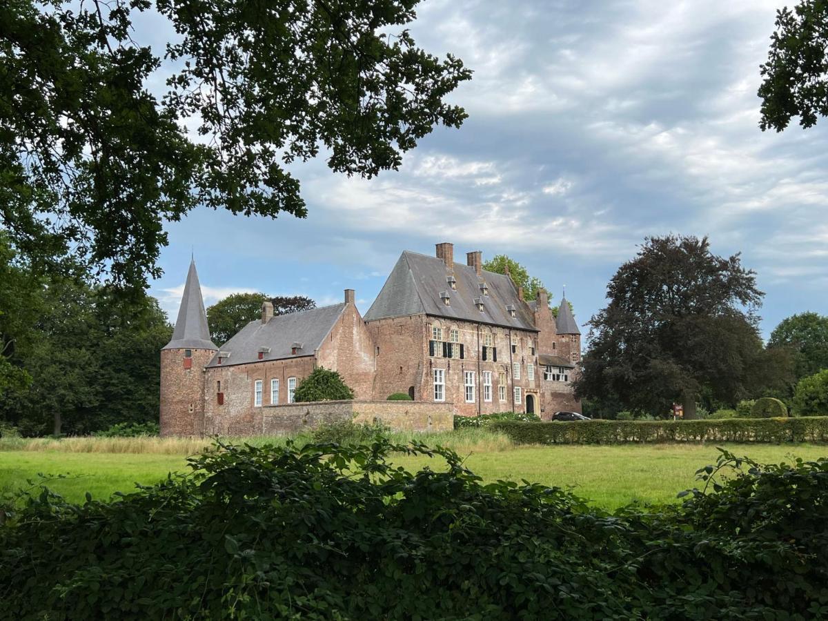 Supergezellig Vakantiehuis Met Hele Grote Tuin Bij Nijmegen Ewijk Buitenkant foto